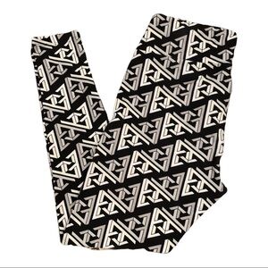 LULAROE Tall & Curvy Leggings